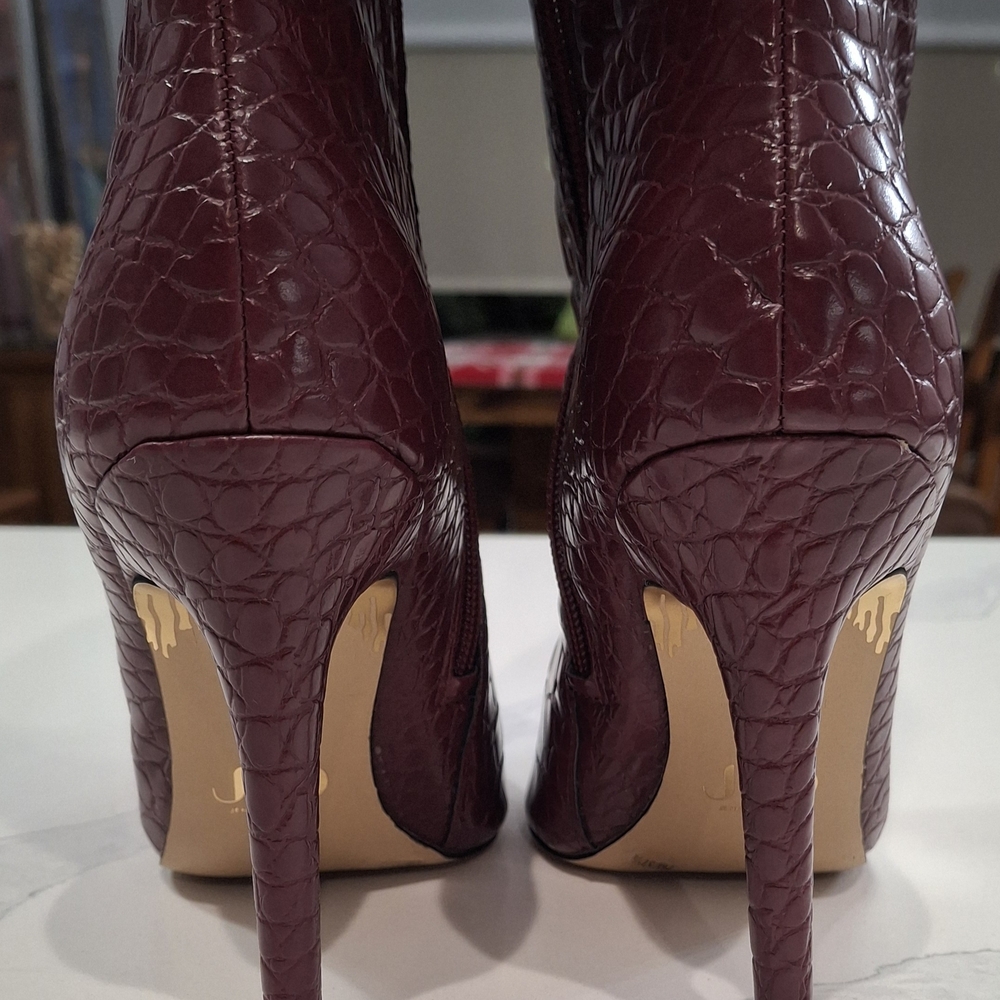💋Jennifer Lopez  Boots .Elegant Burgundy Croc-Embossed Knee-High Boots💋 - Picture 12 of 12